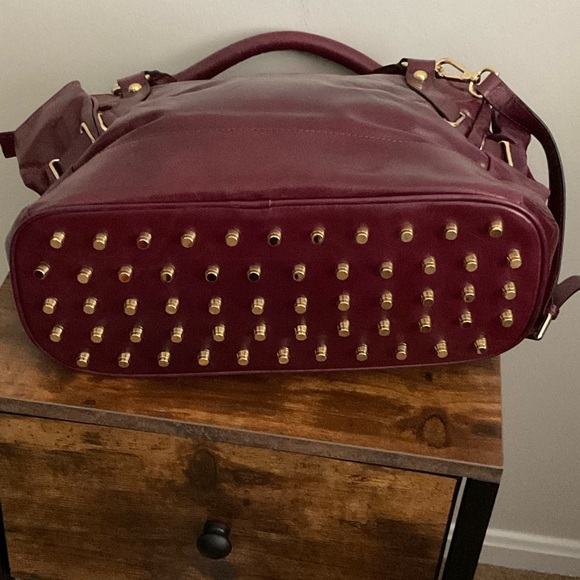 Luxurious Burgundy Leather Tote Bag - Picture 5 of 7